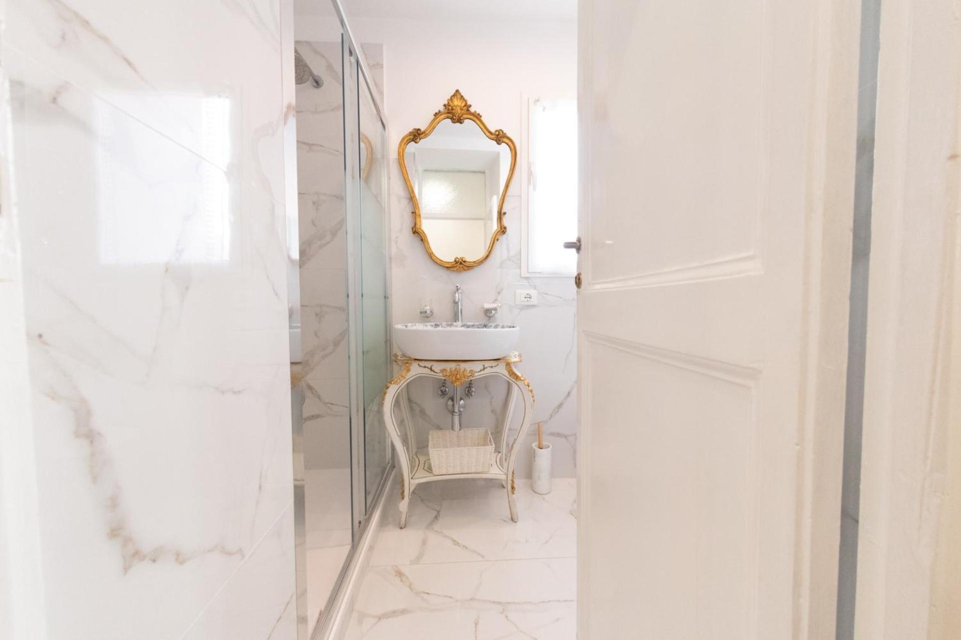 The Rent - Spacious Multi-room On Via Cavour Appartamento *